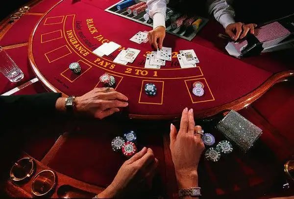 seinucky VIP Bonus Cashback ကစားသမားများ App တွင် ဆုလာဘ်ရယူနေသောပုံ